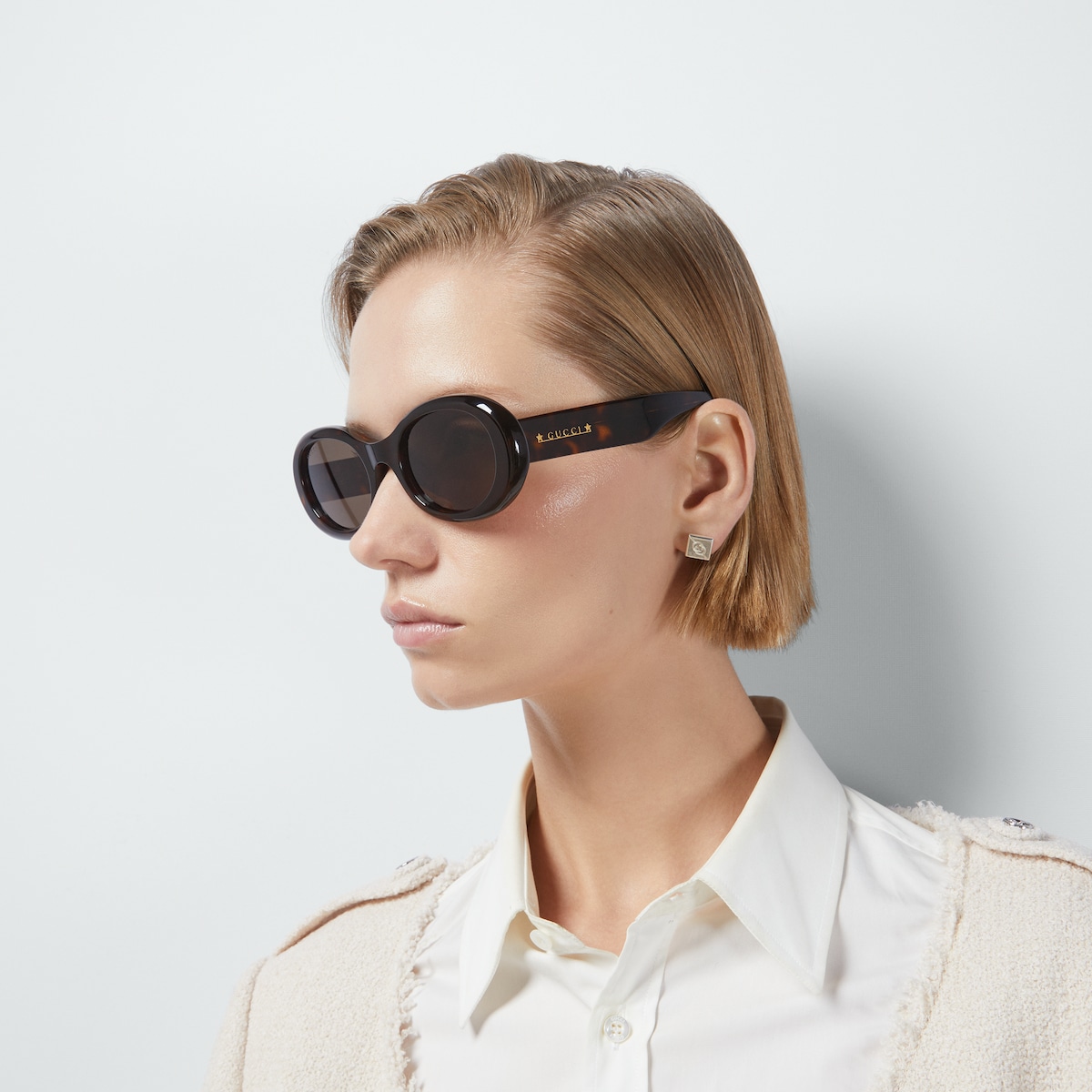 Oval-shaped sunglasses - Image 3